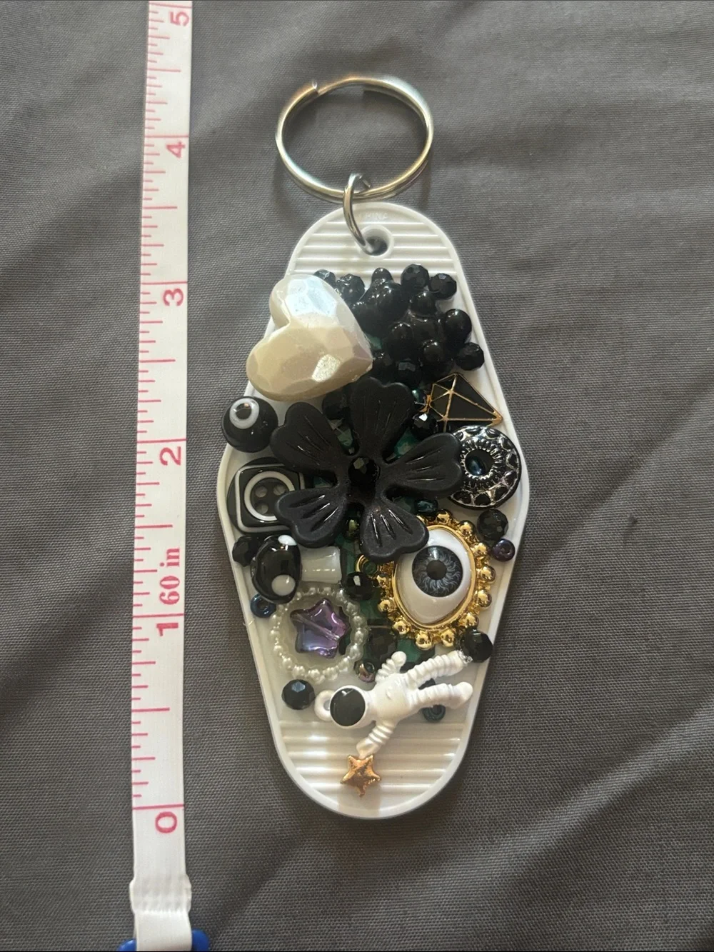 Trinket junk motel keychain black and white